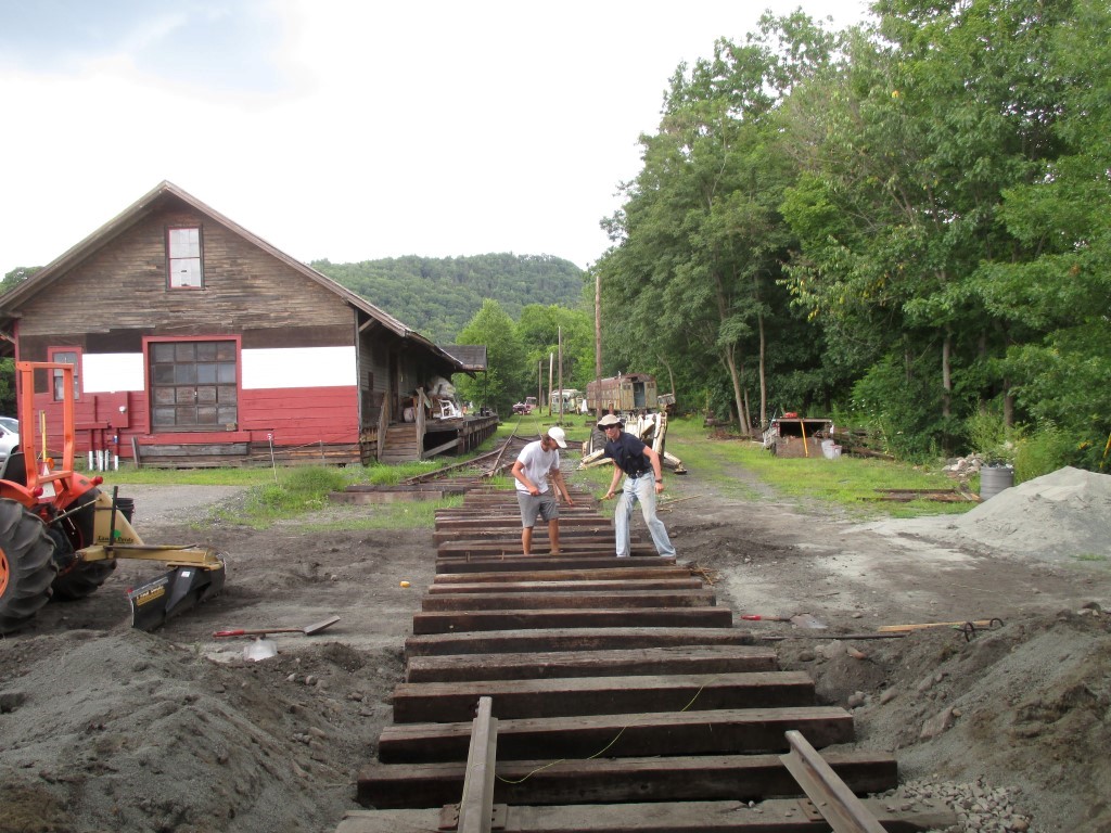 house-track-extension-shelburne-falls-trolley-museum