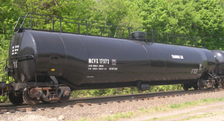 Whale belly tank car